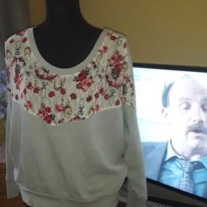 FREE PEOPLE GRAY SWEATSHIRT❣